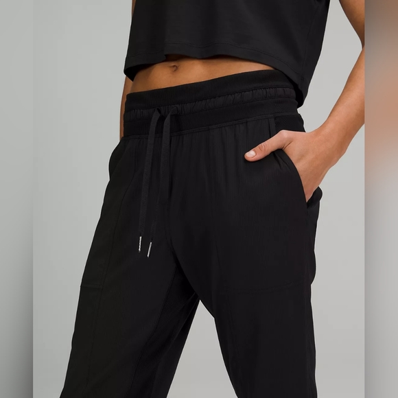 Lululemon dance studio crop size 2 black - Picture 3 of 14